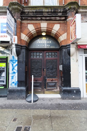 Entrée de l’hébergement