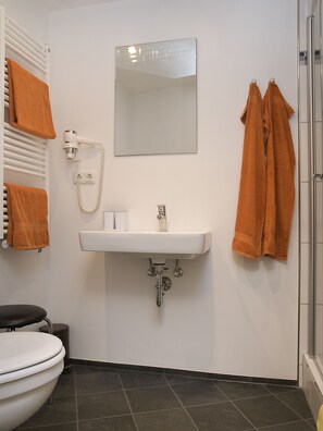 Appartamento familiare | Bagno | Doccia, asciugacapelli, asciugamani