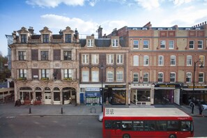 Front of property - Old Brompton 2 Exclusive Atmosphere (London)