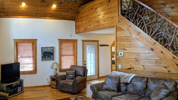 Smart-tv, eldstad, tv-spel och dvd-spelare