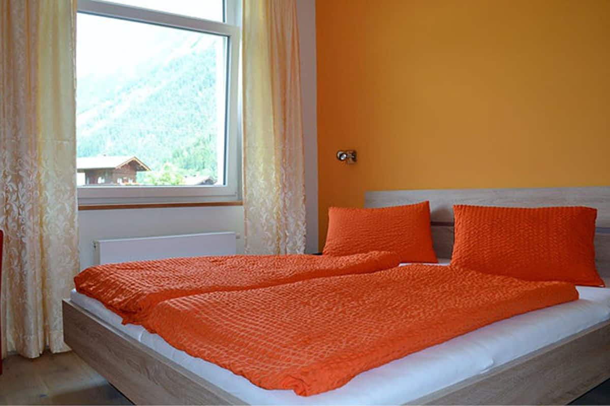 Deluxe Apartment, Accessible, Private Bathroom (App. für 6 Personen) | 1 bedroom, free WiFi, bed sheets