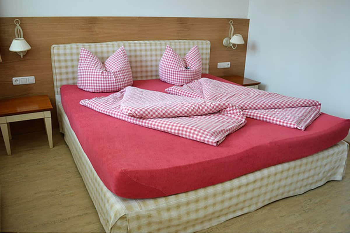 Superior Apartment, Private Bathroom (App. für 2 Personen) | 1 bedroom, free WiFi, bed sheets