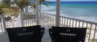 RazorBrac SeaEsta - Private Beachfront Home