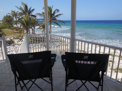 RazorBrac SeaEsta - Private Beachfront Home