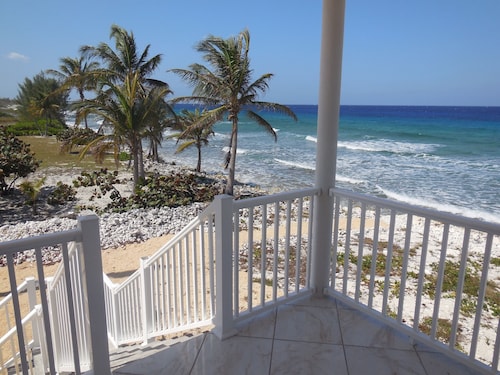 RazorBrac SeaEsta - Private Beachfront Home