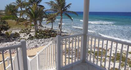 RazorBrac SeaEsta - Private Beachfront Home