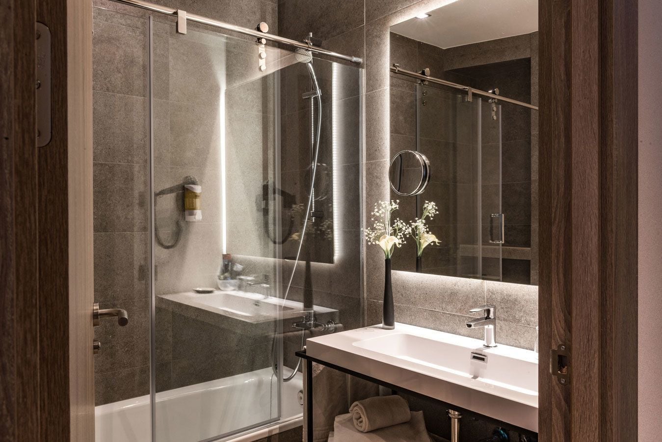 family room | bathroom | free toiletries, hair dryer, towels