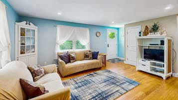 Una televisión, un reproductor de DVD