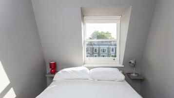 Apartment, 1 Bedroom | Iron/ironing board, free WiFi