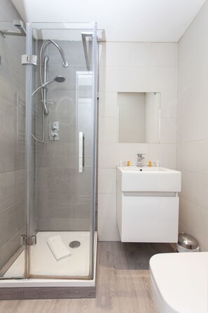 Appartamento, 1 camera da letto | Bagno | Doccia, asciugacapelli, asciugamani, shampoo