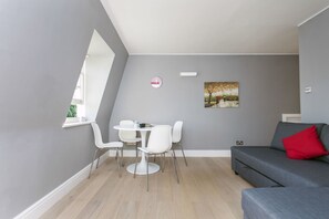 Apartment, 1 Bedroom | Living area