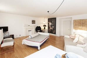 Apartment, 1 Bedroom | Living area