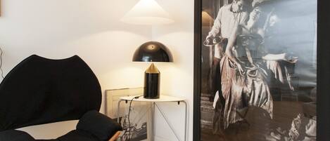 Appartamento, 1 camera da letto | Soggiorno | TV a schermo piatto 32 pollici con canali digitali, TV