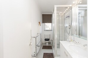 Apartment, 1 Bedroom | Bathroom