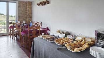 Daily buffet breakfast for a fee