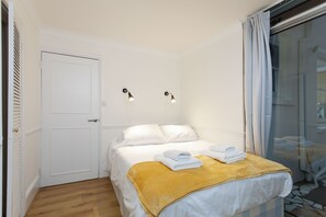 Apartment, 2 Bedrooms | Desk, free WiFi - Victoria Magical Atmosphere with Patios (London)