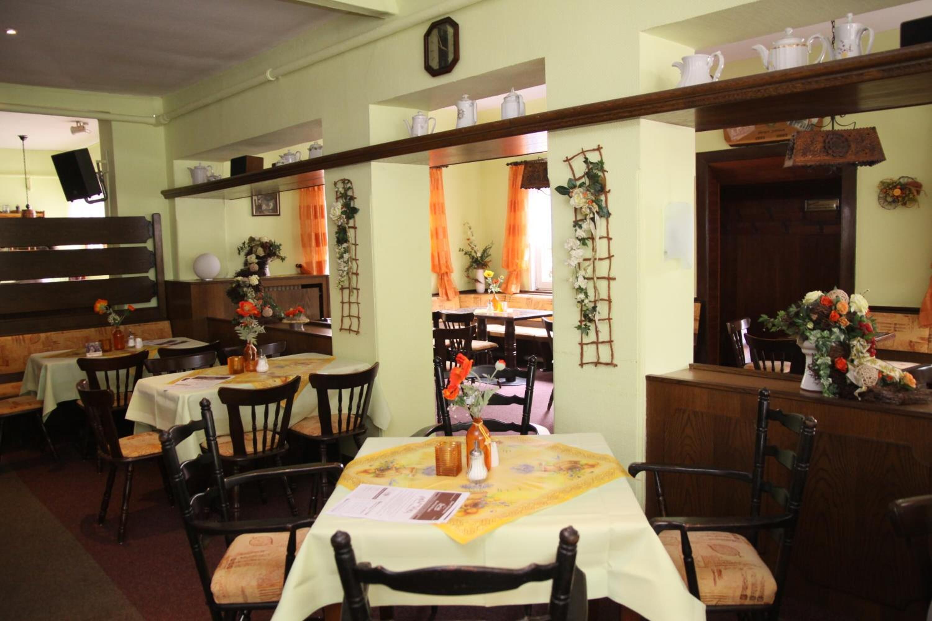 lunch and dinner served, regional cuisine