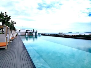 Outdoor pool - Sutera Avenue by CozyCottage 606 (Kota Kinabalu)