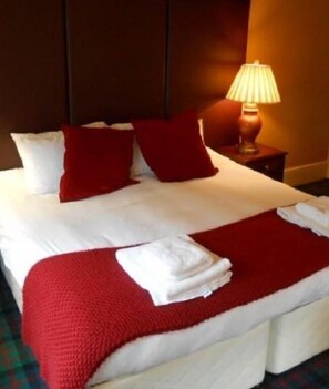 Quarto casal ou duplo (Rooms 1, 2 & 3) | Escrivaninha, ferros/tábuas de passar roupa, berços (sobretaxa)