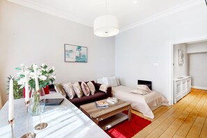 Appartamento Business, accessibile ai disabili, bagno privato (1 Bedroom) | 2 camere, biancheria da letto di alta qualità, materassi Select Comfort