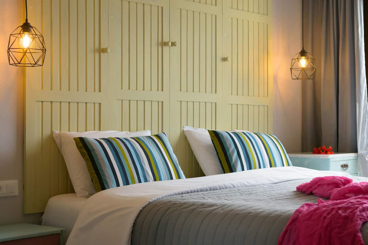 Villa (Gardenia) | Escritorio, tabla de planchar con plancha, wifi gratis y ropa de cama