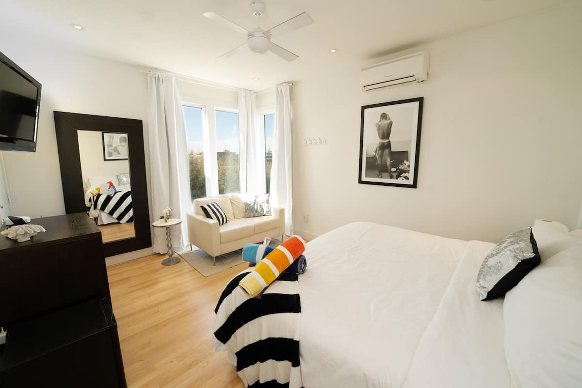 ห้องพรีเมียมดับเบิล, ห้องน้ำส่วนตัว, วิวสวน (Dexter Bedroom A)