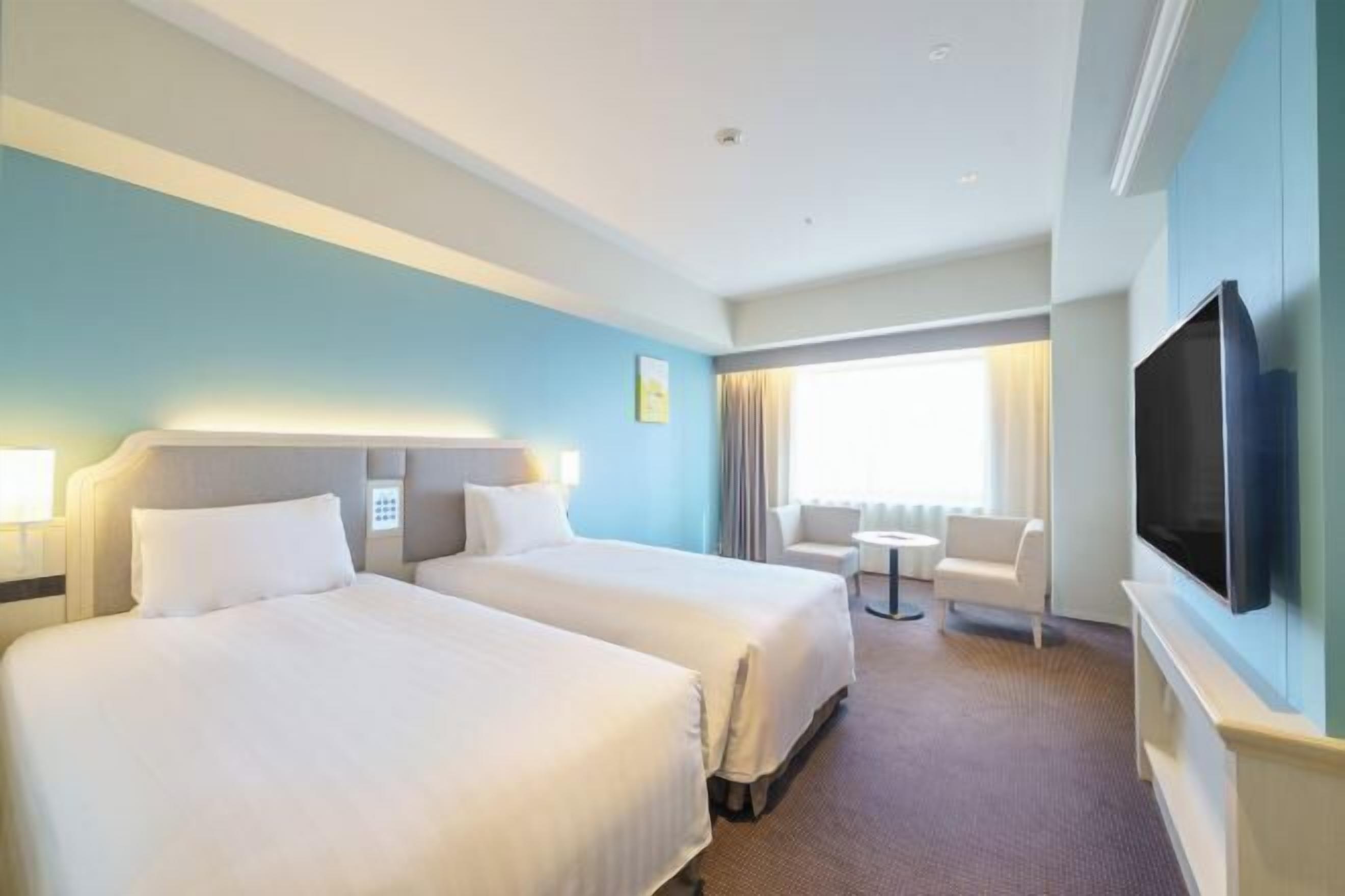 In-room safe, blackout curtains, free WiFi, bed sheets