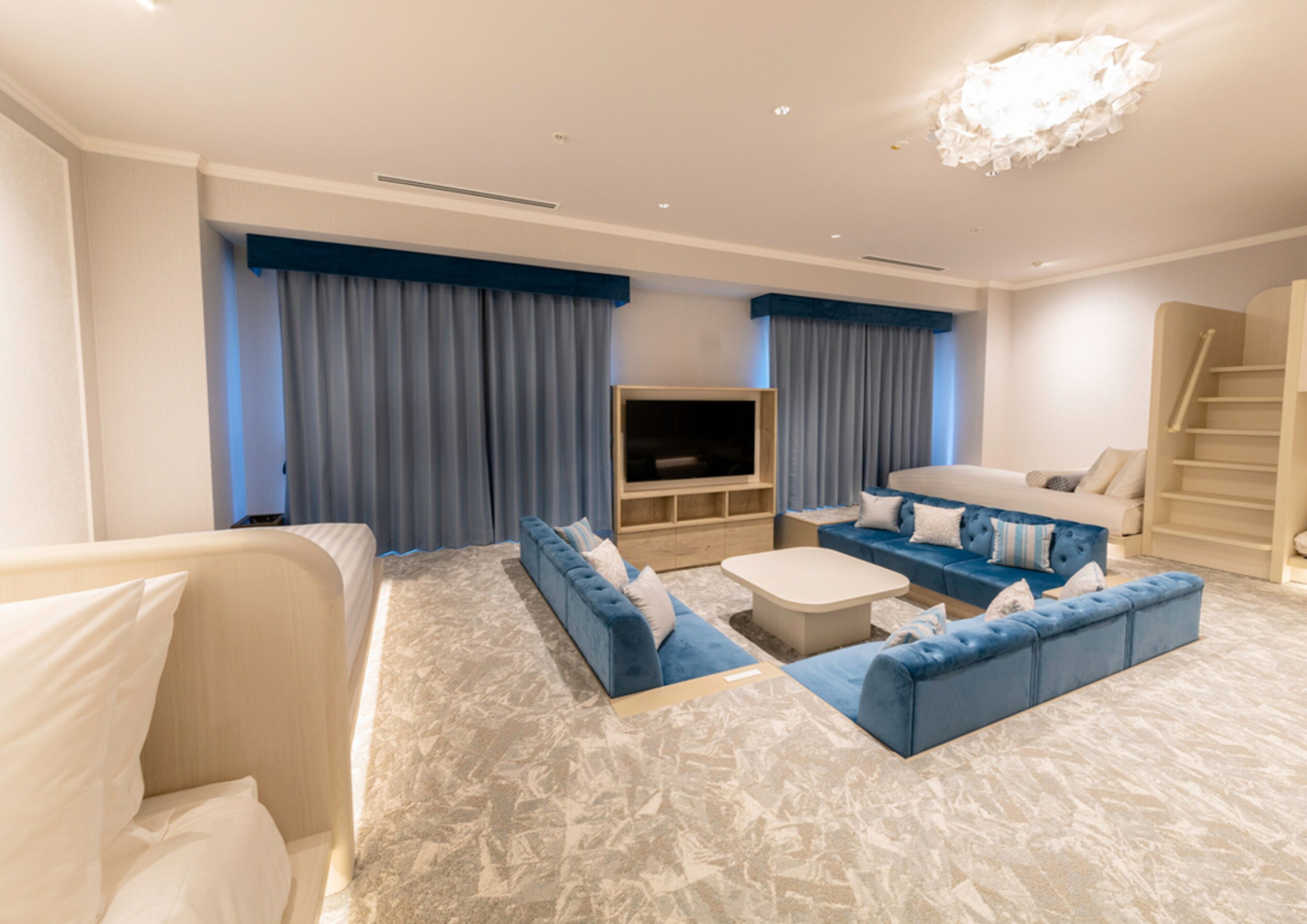 spacious room [bright], non smoking (breakfast included) | 1 bedroom, in-room safe, blackout curtains, free wifi