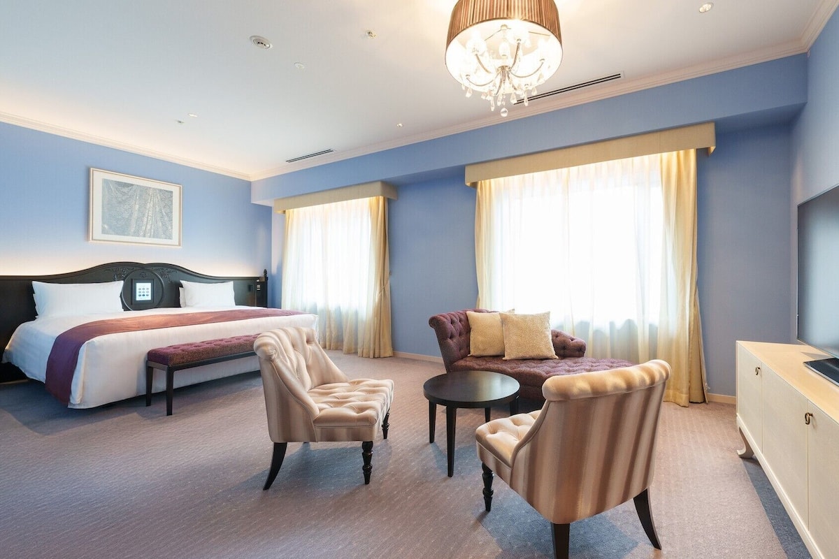 Luksushuone, tupakointi kielletty (Grace) | Tallelokero huoneessa, pimennysverhot, ilmainen Wi-Fi, vuodevaatteet