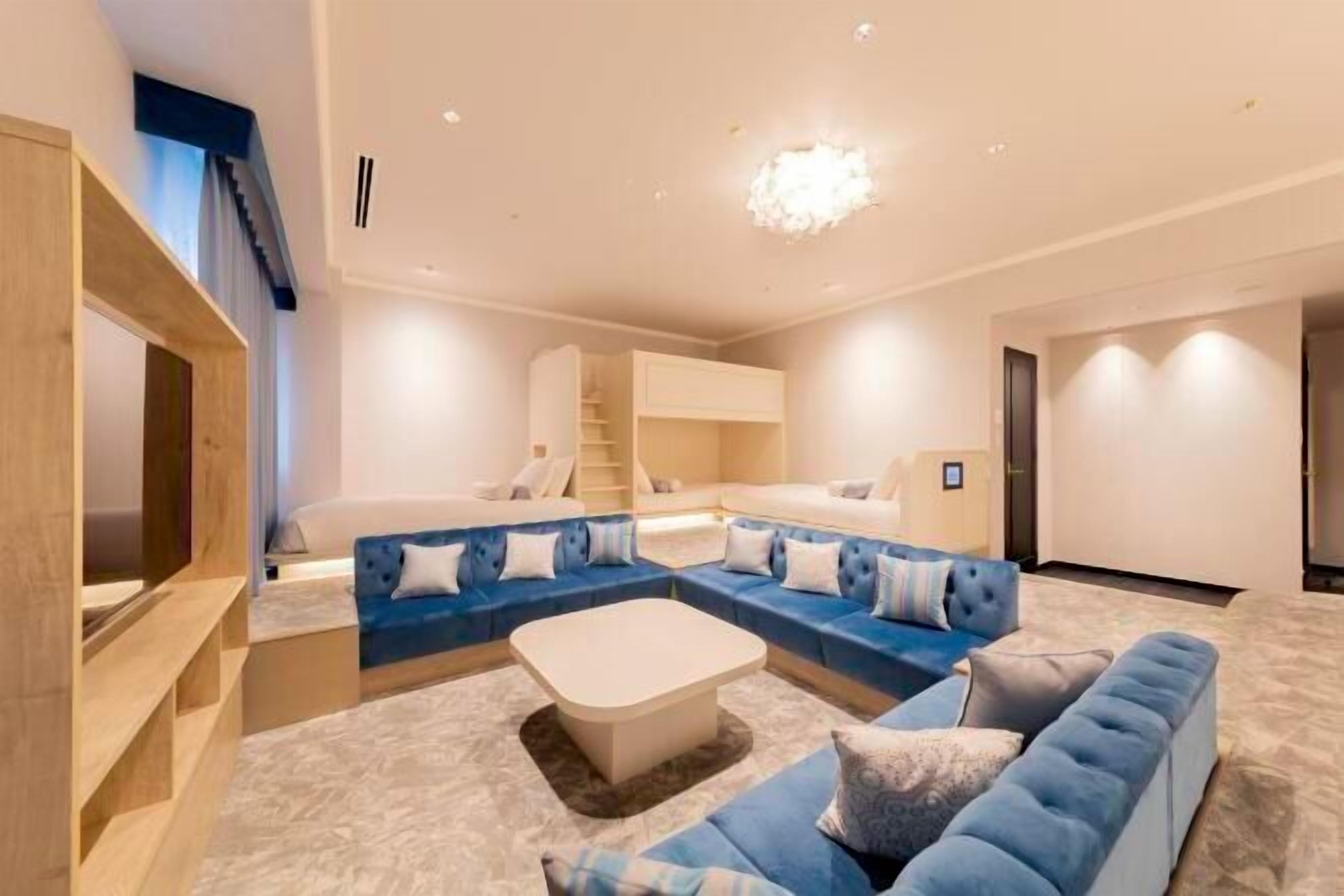 In-room safe, blackout curtains, free WiFi, bed sheets