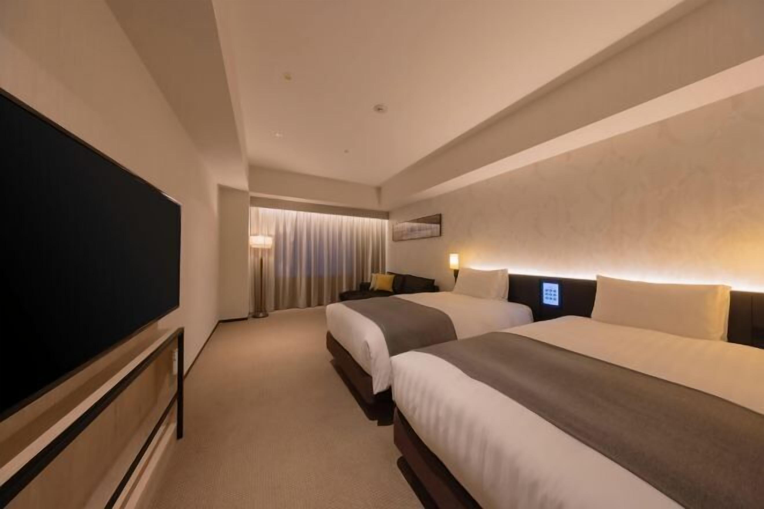In-room safe, blackout curtains, free WiFi, bed sheets