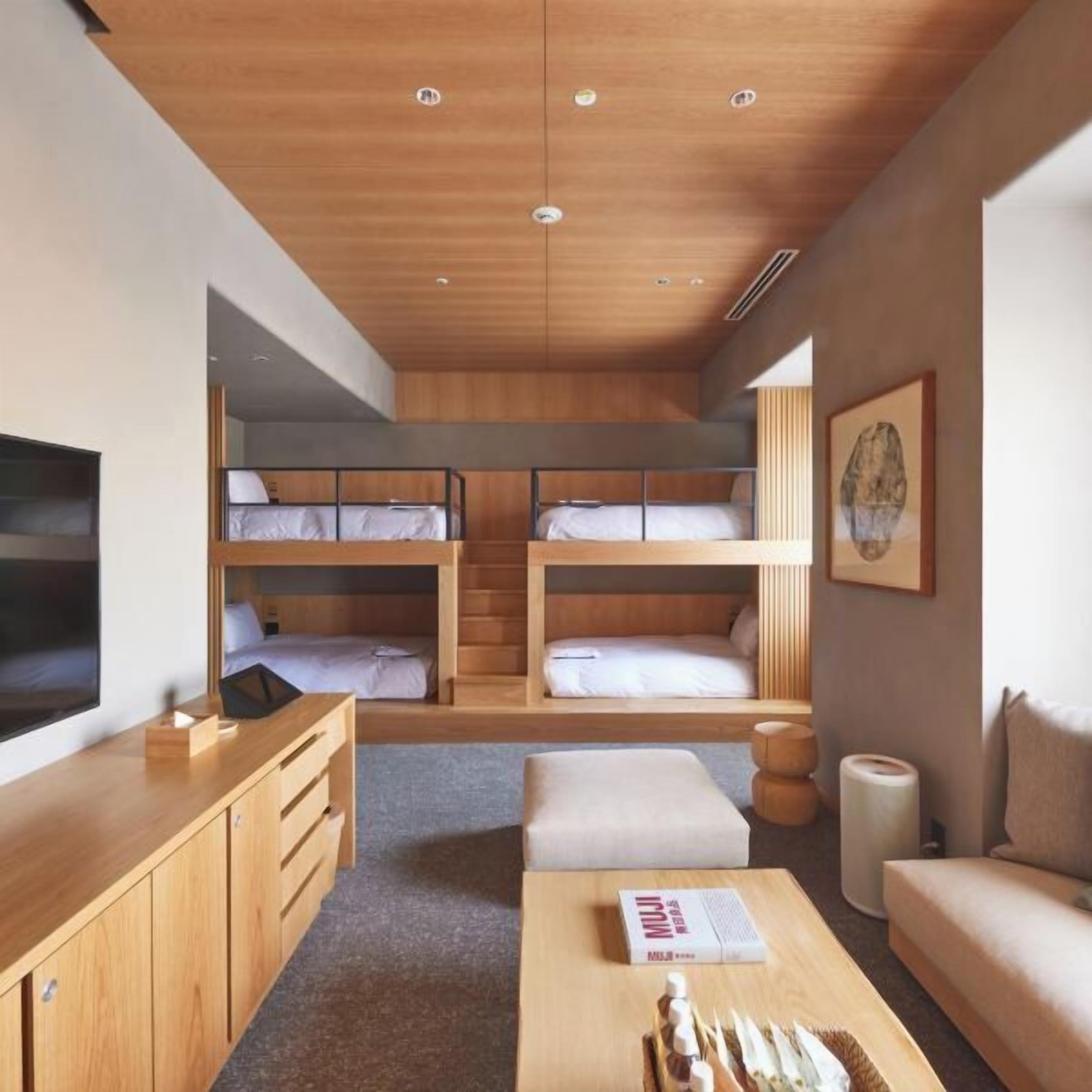 In-room safe, blackout curtains, free WiFi, bed sheets