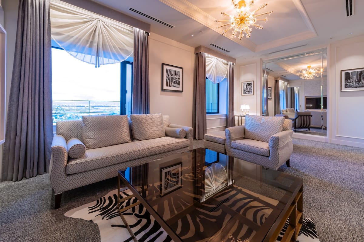 Luxury Suite | 1 bedroom, in-room safe, blackout drapes, free WiFi