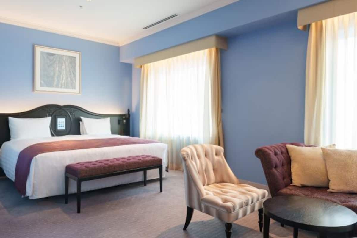 In-room safe, blackout drapes, free WiFi, bed sheets