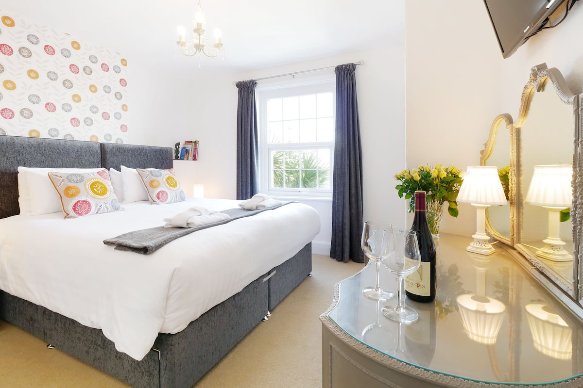 Standard Double Room | WiFi (free), bed sheets