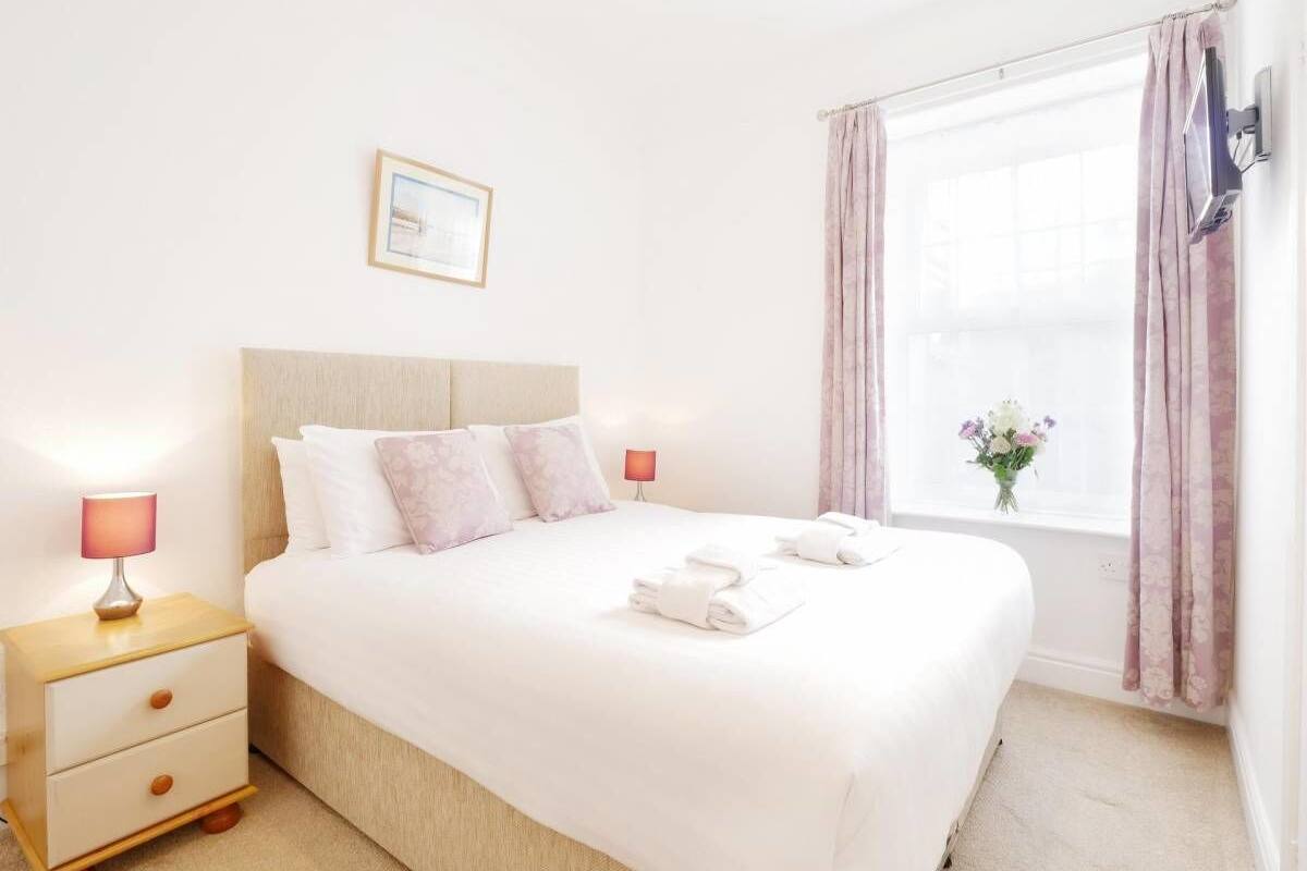 Double or Twin Room | WiFi (free), bed sheets