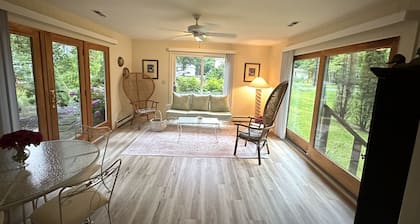Super Clean Home on a Quiet Cul-De-Sac in the Woods.