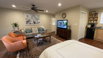 1 chambre, fer et planche Ă repasser, Wi-Fi gratuit, draps fournis