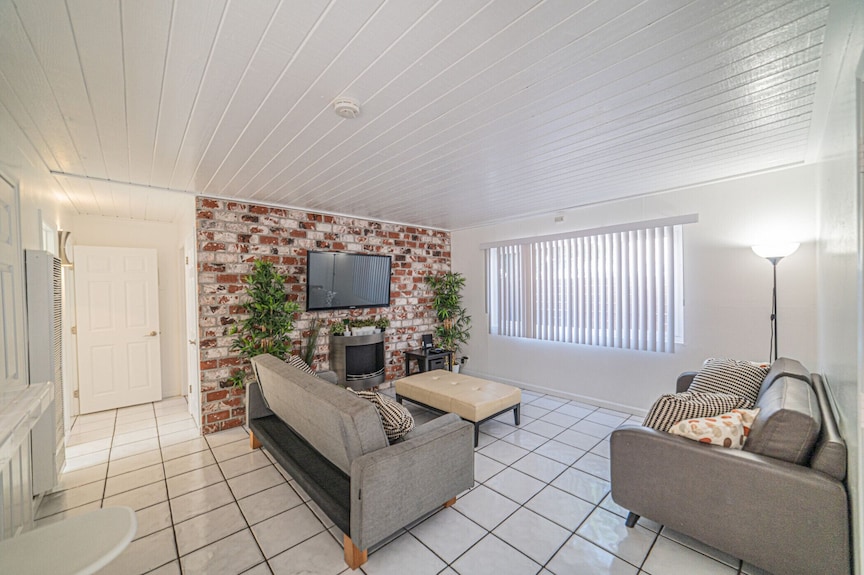 Balboa Back · Luxury Remodel Steps To Beach & Bay - Newport Beach, CA