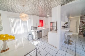 Fridge, microwave, oven, stovetop - Balboa Back · Luxury Remodel Steps to Beach & Bay (Newport Beach)