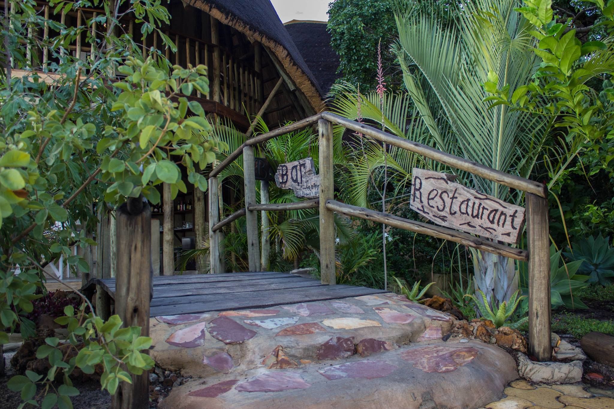 Breakfast, lunch, dinner served; local and international cuisine 