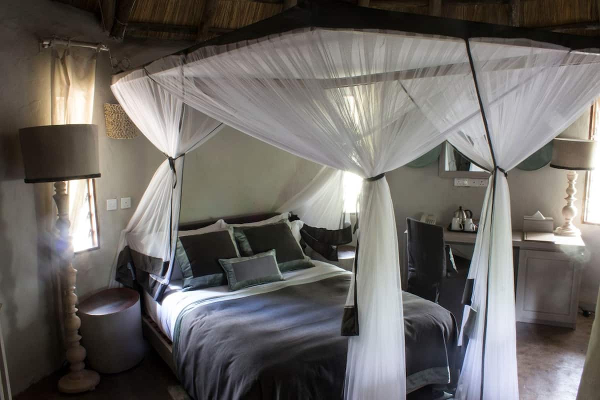 Deluxe tweepersoonskamer, 1 tweepersoonsbed | Luxe beddengoed, een strijkplank/strijkijzer, beddengoed