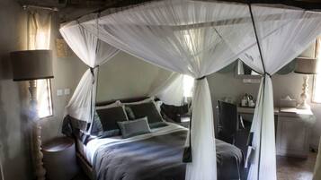 Deluxe Double Room, 1 Double Bed | Premium bedding, iron/ironing board, bed sheets