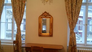 Dining - Great  location in the heart of Prague luxurious apartement Sleeps 6+ baby crib  (Praha 1)
