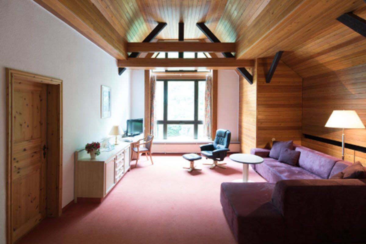 واي فاي مجانًا وملاءات أسرّة