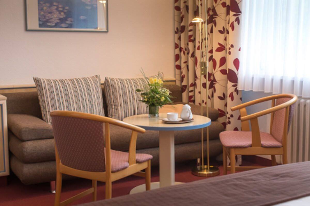 واي فاي مجانًا وملاءات أسرّة