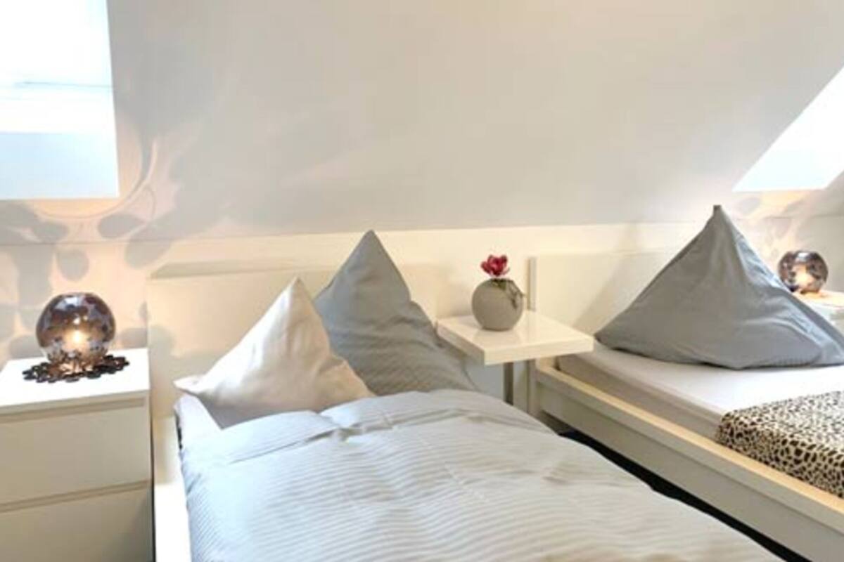 WiFi (free), bed sheets