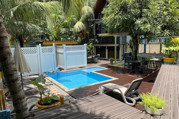 Fachada de la propiedad