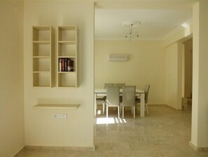 Villa, 5 camere da letto | Pasti in camera