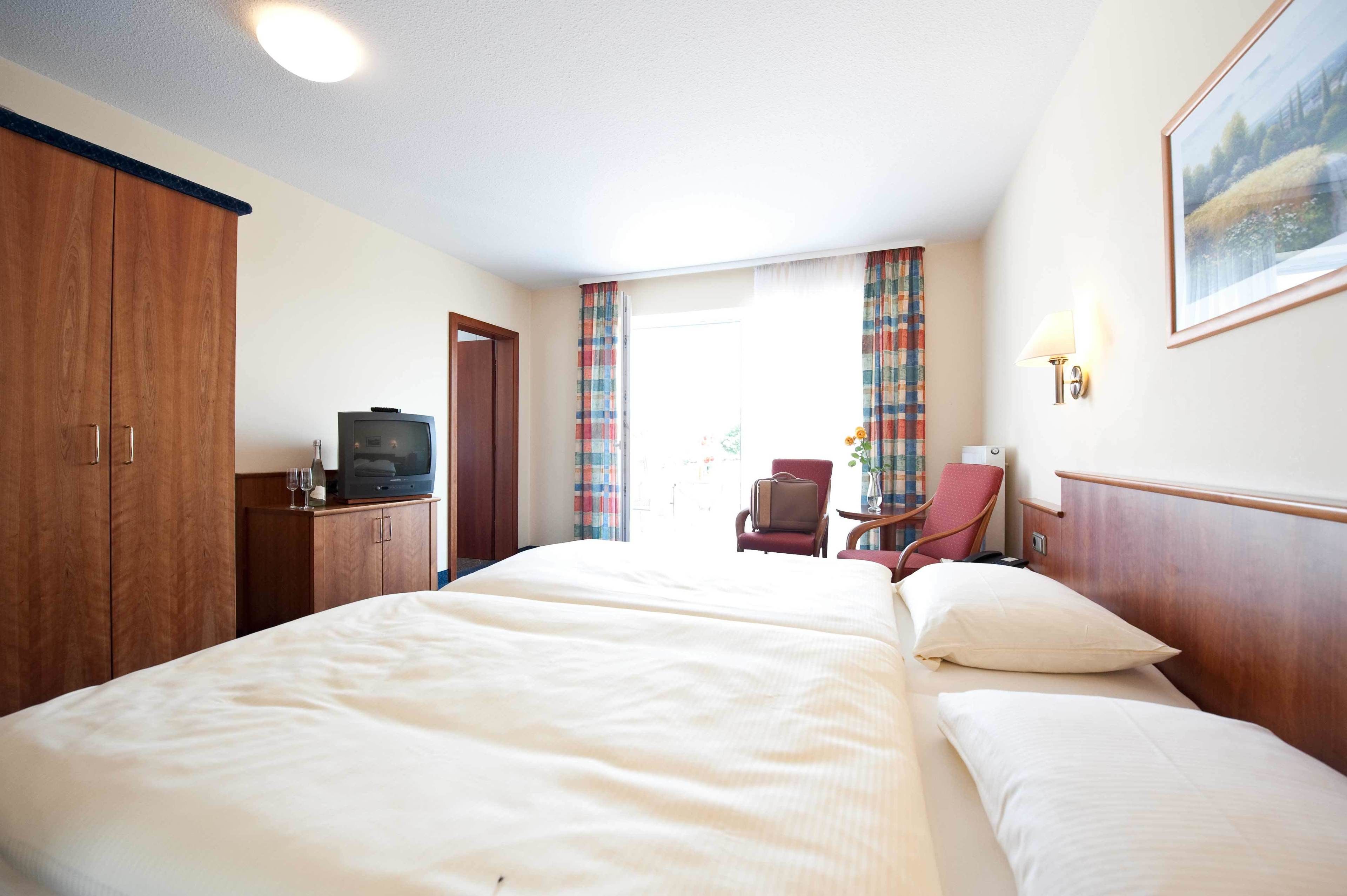 Double Room | Desk, soundproofing, free WiFi, bed sheets